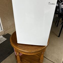 Refrigerator And Coffee Table For 40$