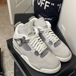 Retro Jordan 4 ‘Frozen Moment’