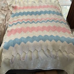 KNITTED  BABY BLANKET 
