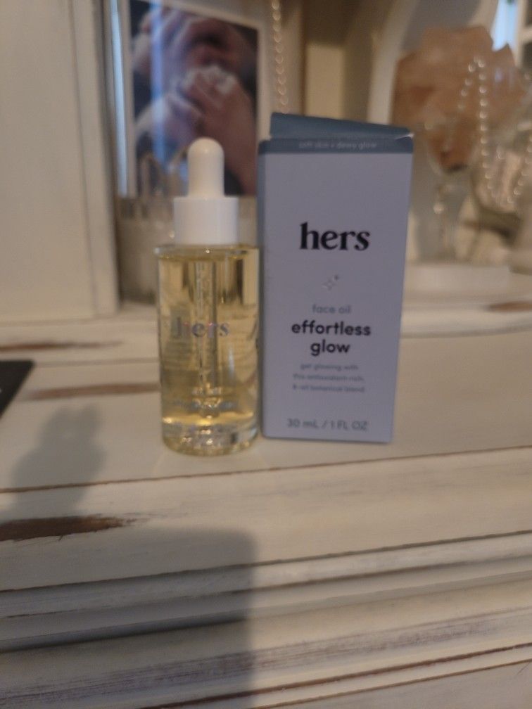hers Effortless Glow Face Oil (New In Box)
