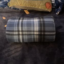 Fleece Throw Blanket… 50 Inches By 60 Inches NIB without Tags
