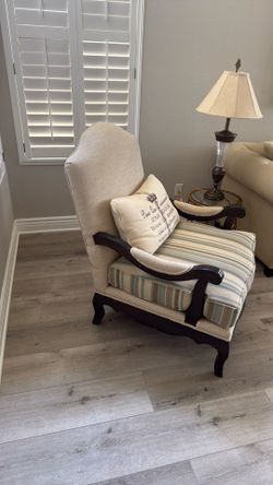 Accent chair