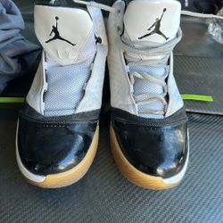 Air Jordan 11 Low Concord