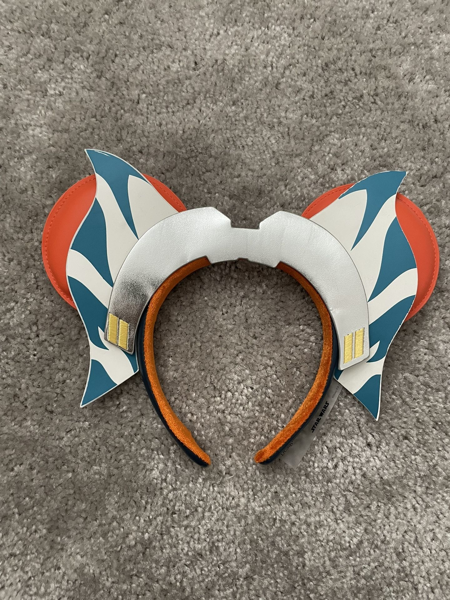 Star Wars Ahsoka Tano Minnie ears Disneyland