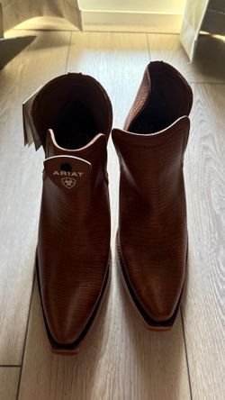 Ariat low heels boots size 9 women’s
