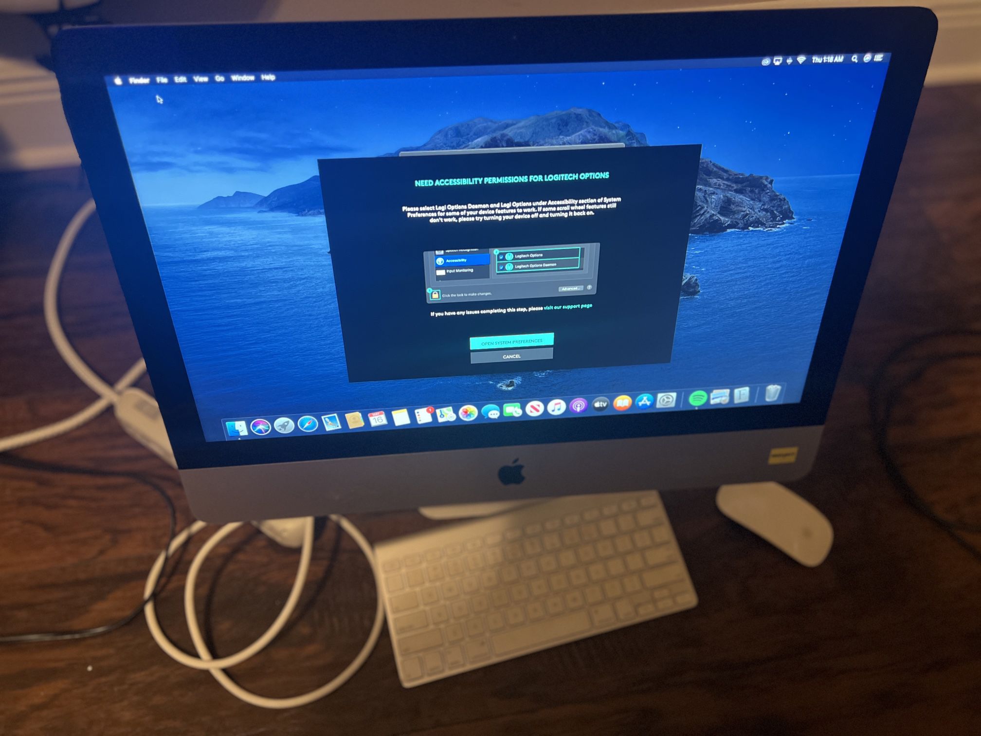 Mac Apple With Magic Keyboard And Mouse