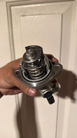 Hyundai Elantra thermostat housing