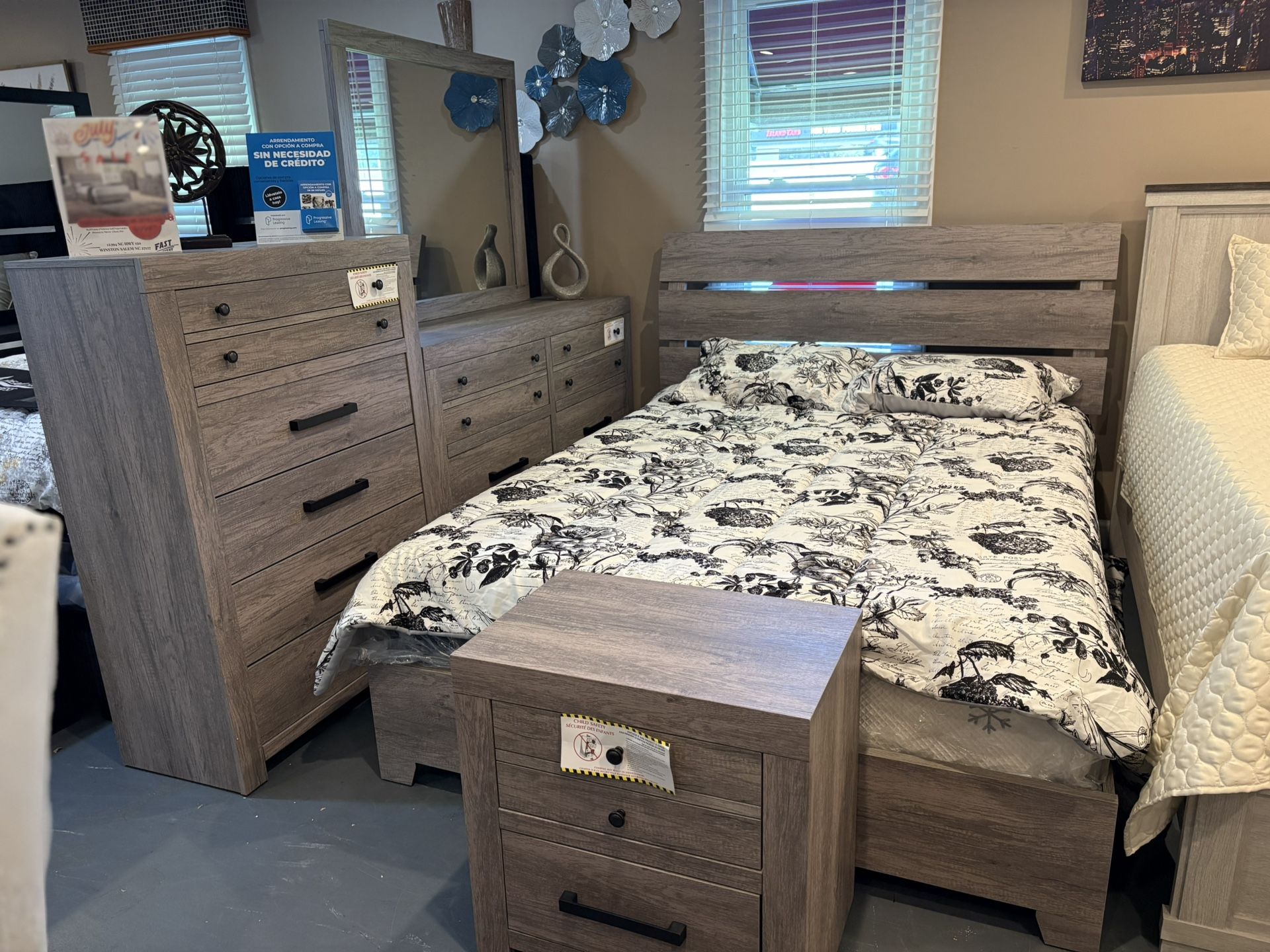 New Queen 5pc Bedroom Set
