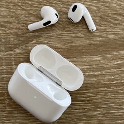 Apple AirPods (3rd Generation)