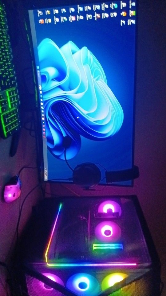 Gaming computer set up