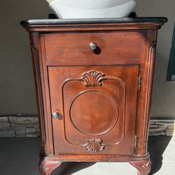 24” Wide Bathroom Vanity And Bowl Sink