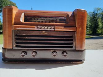 Philco Vintage Tube Radio Wood Cabinet- Restored