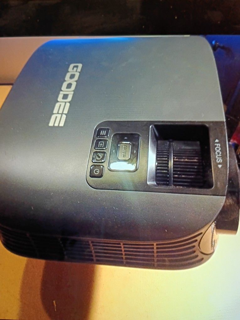GOODEE 1080P FHD. MAXIMUM RESOLUTION HOME THEATER PROJECTOR