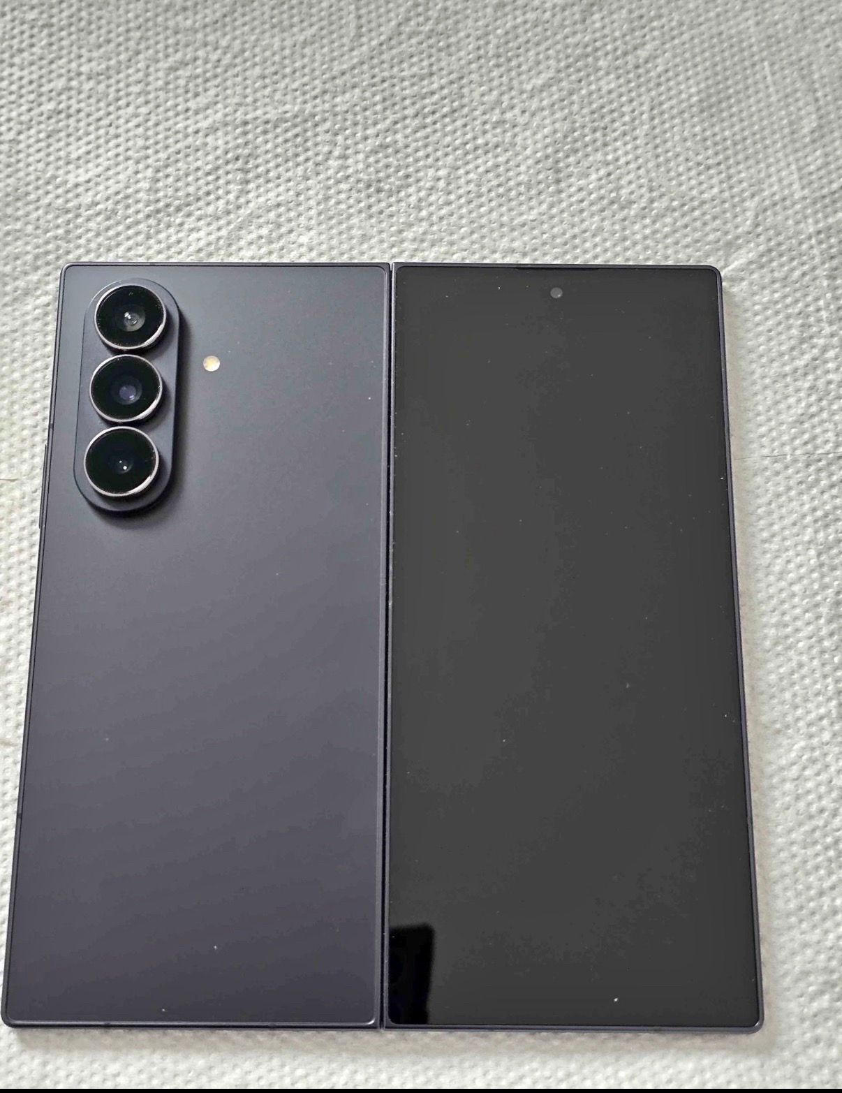 Galaxy Z fold 7 ( mint condition )