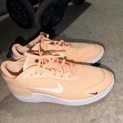 Nike Women’s Amixa Washed Coral Pink Size 9