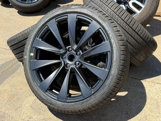 DELIVERY NEW OEM SET 2025 Tesla Model X Plaid Wheels 265/35/22 and 285/35/22 Pirelli A/S