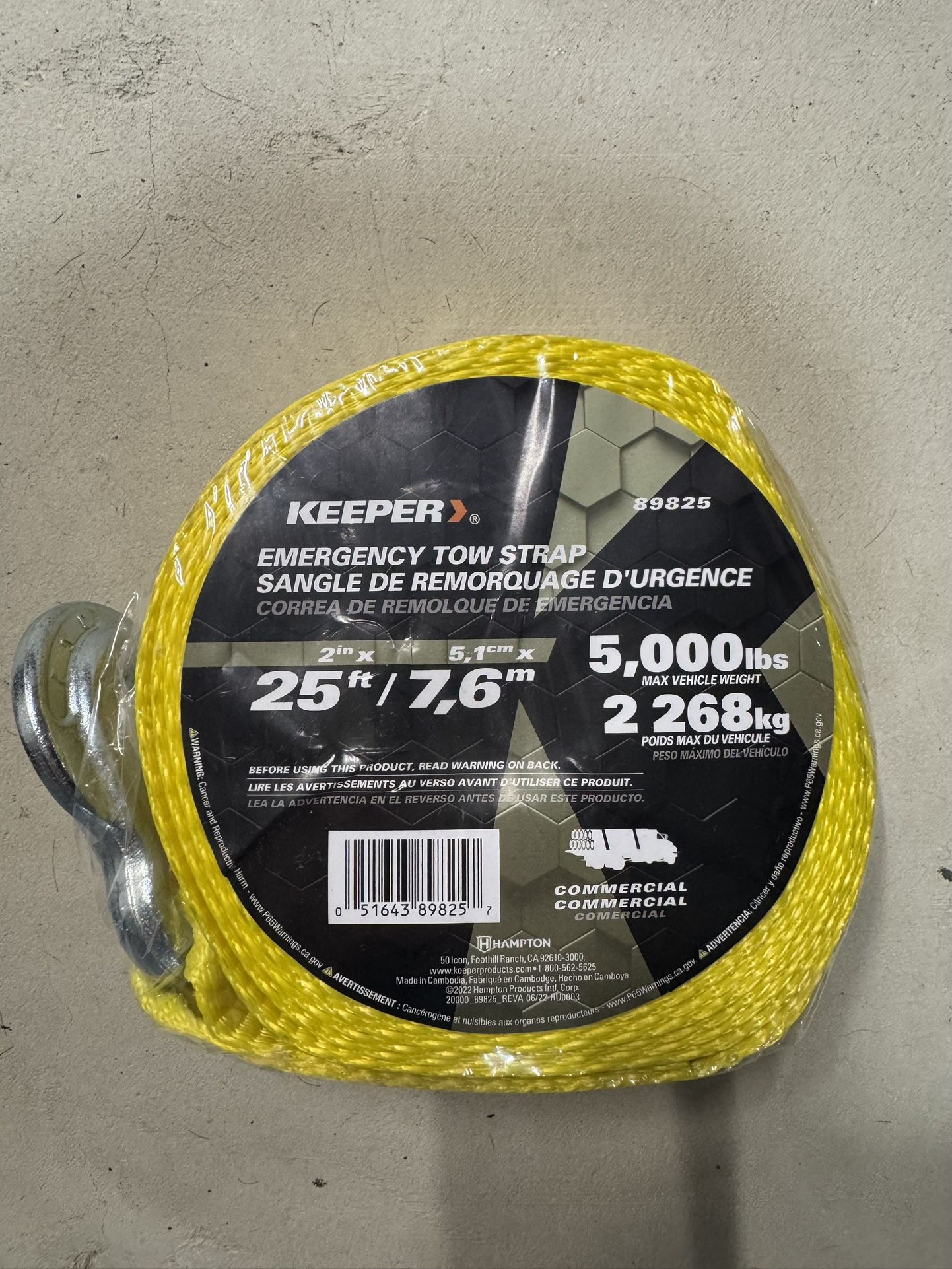 Keeper 25ft. x 2 in. Heavy-Duty Tow Strap  with Hooks (BRAND NEW)