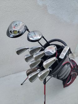 Titleist & TaylorMade Golf Club Set Right Handed. Golf Bag included