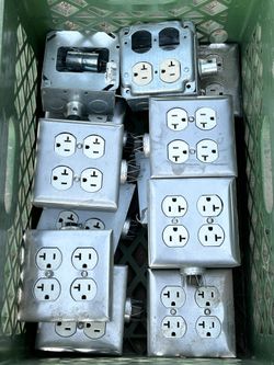 ALL FOR $60 ELECTRICAL PLUGS OUTLETS 47Th Ave. And Dobbins In Laveen