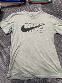 Nike dri-fit size medium