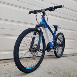 GIANT XTC SL JR. mountain bike. Good for age from 8 to 12 year. Hydraulic disc brakes. 24 tires. 24 speed. 12.5" ALUMINUM frame. 