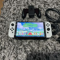 Nintendo Switch OLED Model w/White Joy-Con