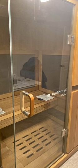 Used Good Condition Traditional Indoor Sauna 4 Person Capacity - Lee's Summit, MO