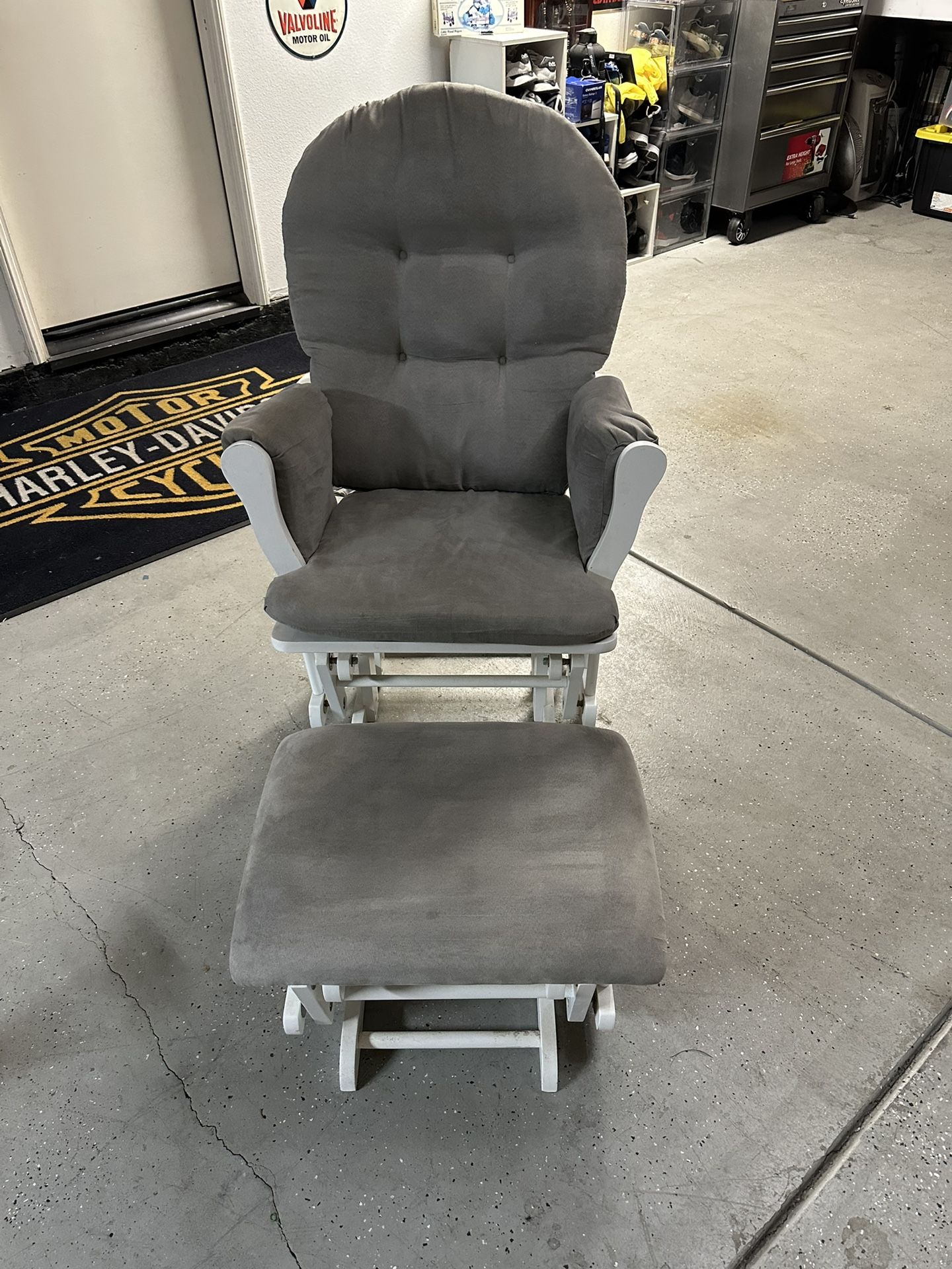 Rocking chair and ottoman