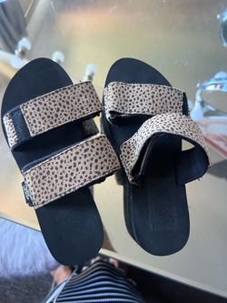 Size 6 vans sandles
