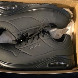 Women's Size 8 - Skecher Work Shoe