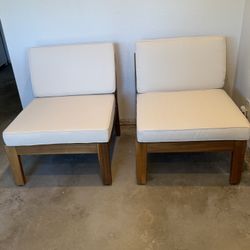 Outdoor Patio Chairs NEW Teak Finish Off White Cushions Retails $400