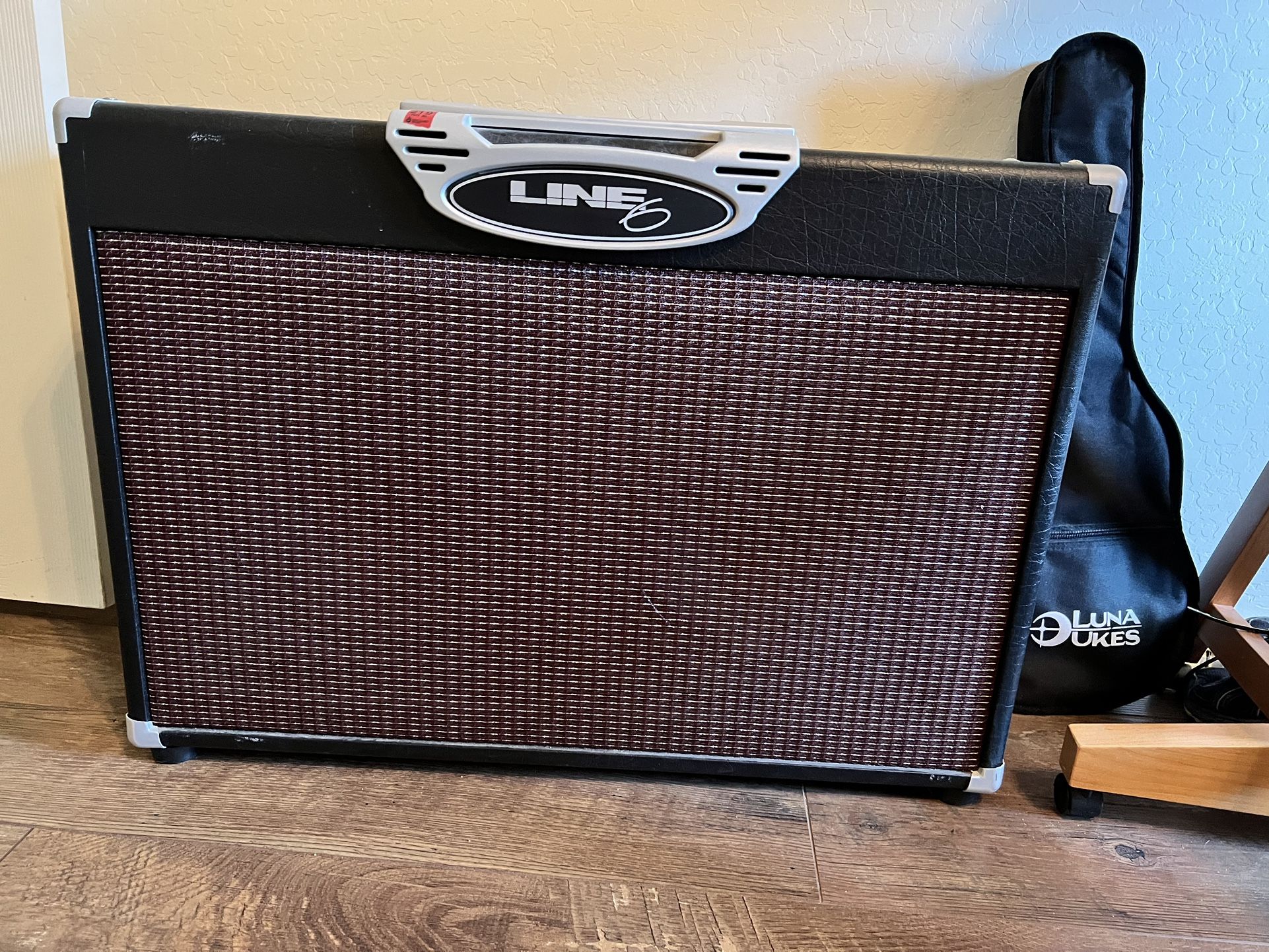 Line 6 Vetta II 300W 2x12 Guitar Combo Amp