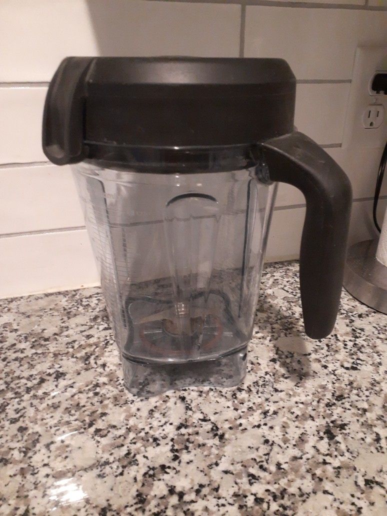 Vitamix Container With Rubber Top, Price Cut