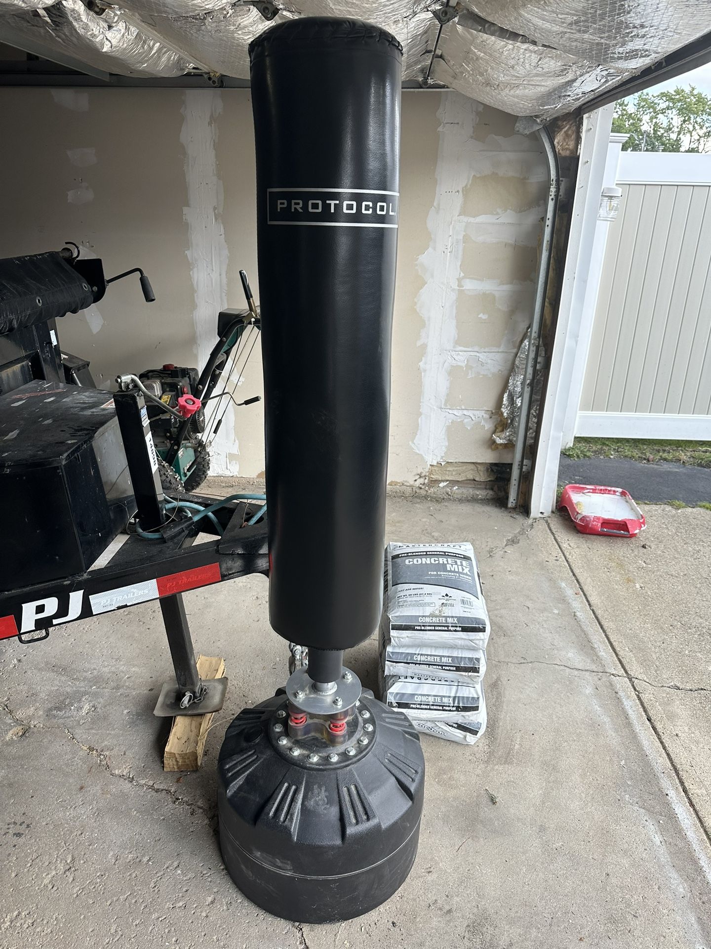 Punching bag for Sale in Glenview, IL OfferUp