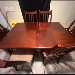 Table with 6 chairs