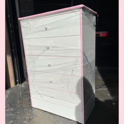 Dresser/ Five drawers dresser