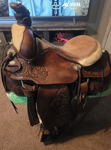 Circle Y Pro Roping Saddle