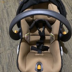 Chicco Fit2 Infant & Toddler Car seat 
