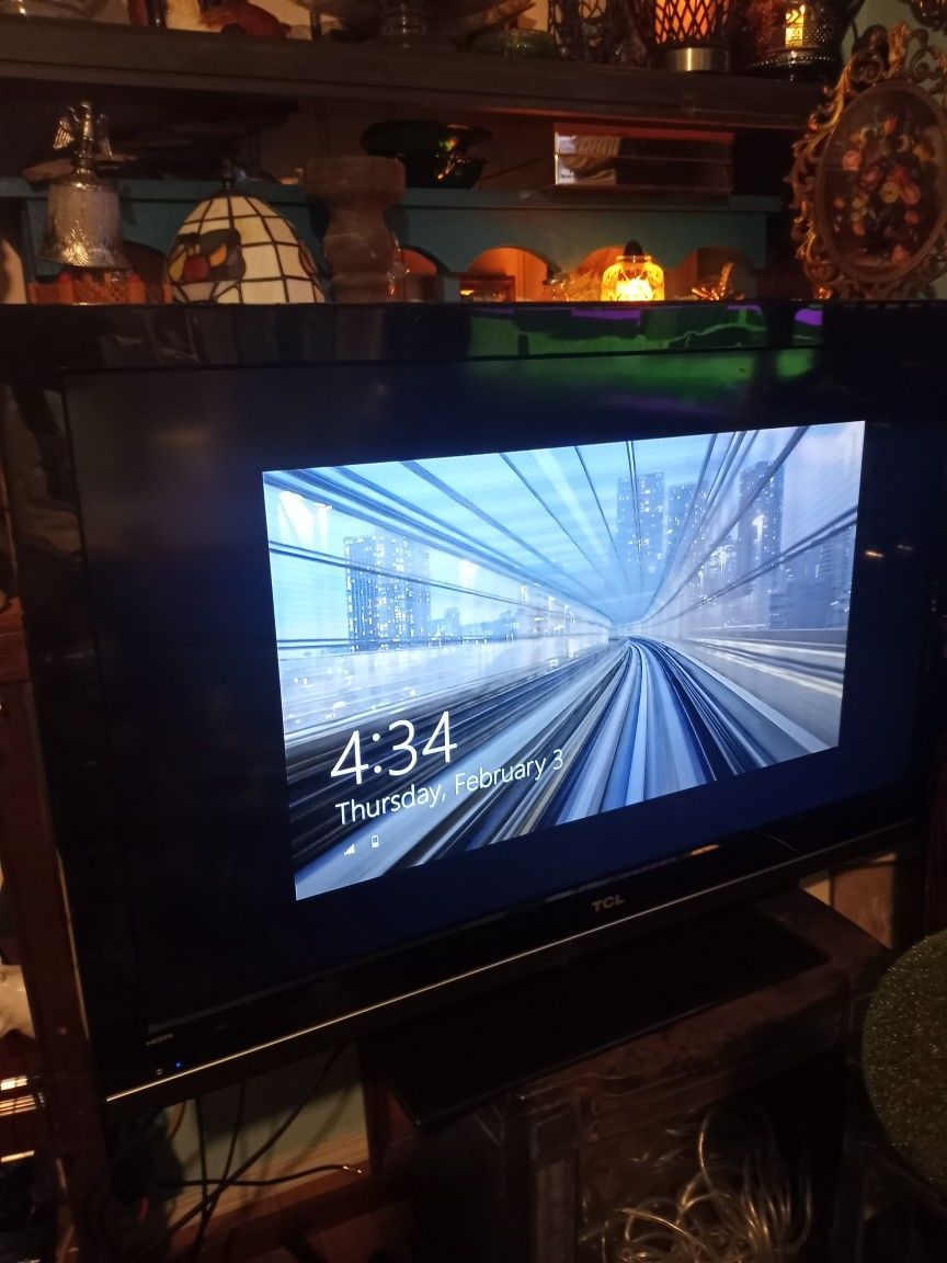 TCL 40'