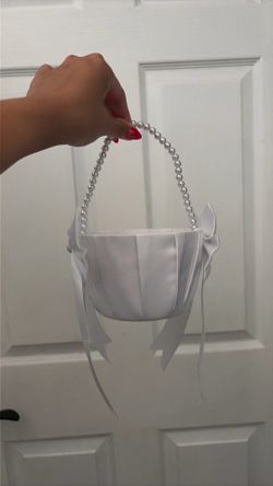 2 flower girl baskets