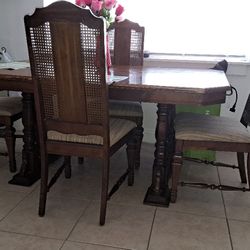 Dinning Table With Four Chairs