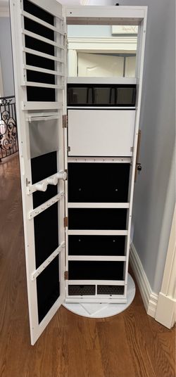 Swivel Jewelry Organizer with lights
