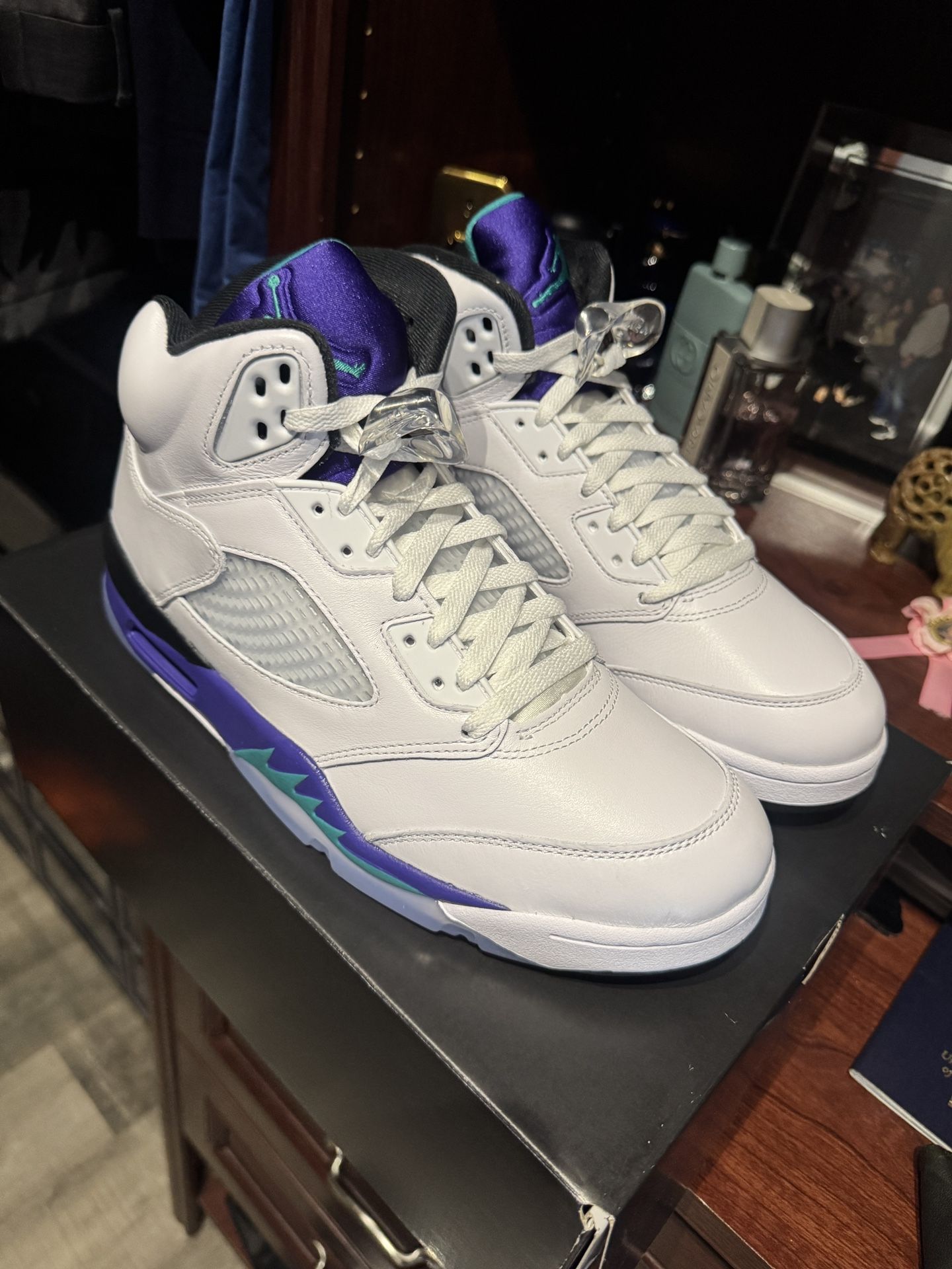 Nike Air Jordan 5 Retro “Grapes” Size 9.5