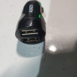 Aukey USB 2 Outlet Car Adapter D/C 