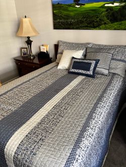 Bedroom Furniture Set