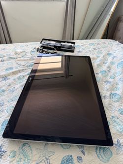 Tv 40 with wall mount