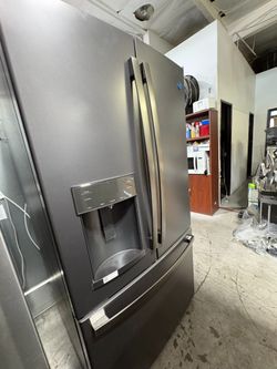 GE FRENCH DOOR REFRIGERATOR