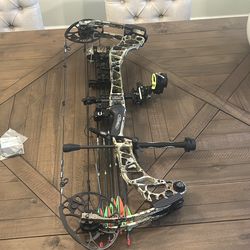 Mathews VXR 31.5 left handed bow