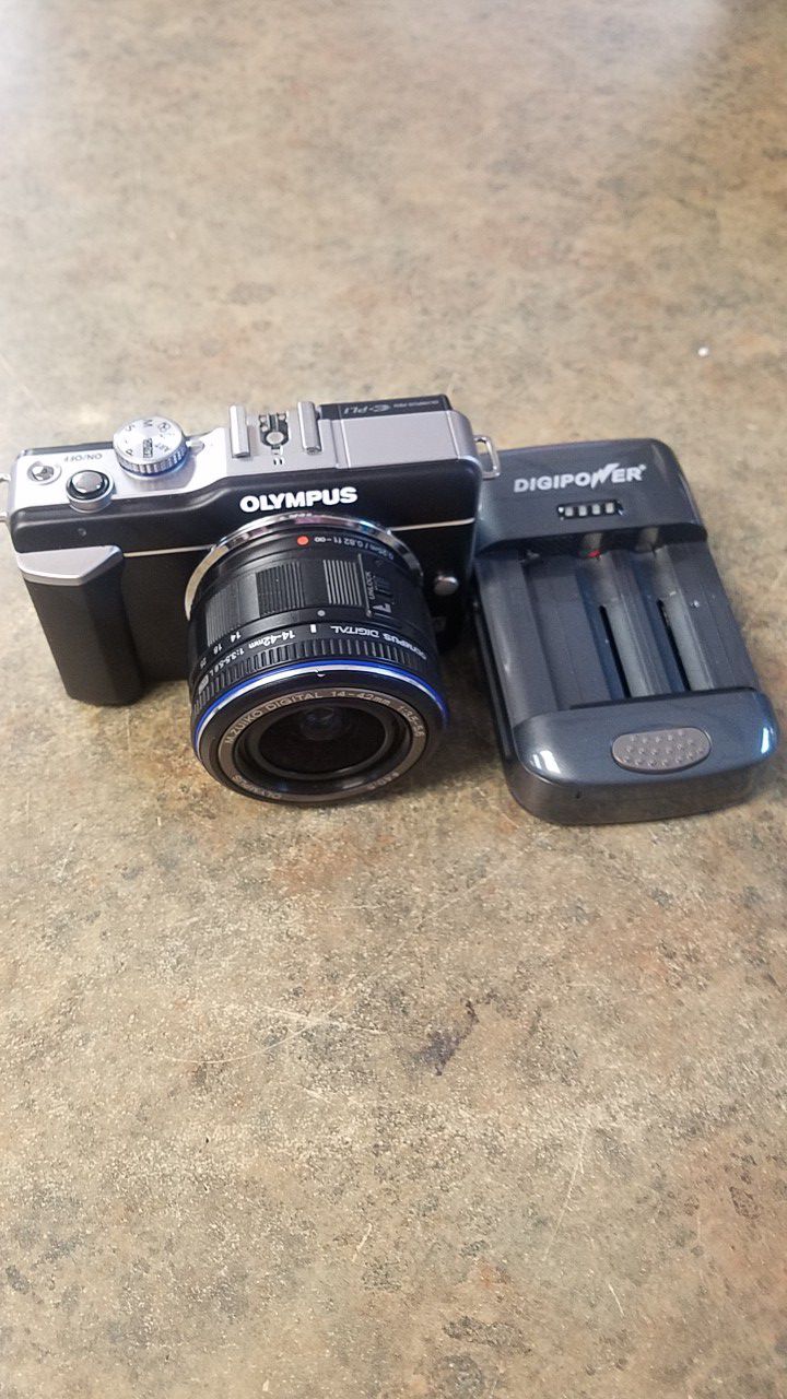 OLYMPUS PEN E-PL1 12.3 MP DIGITAL CAMERA WITH CHARGER NO TRADES