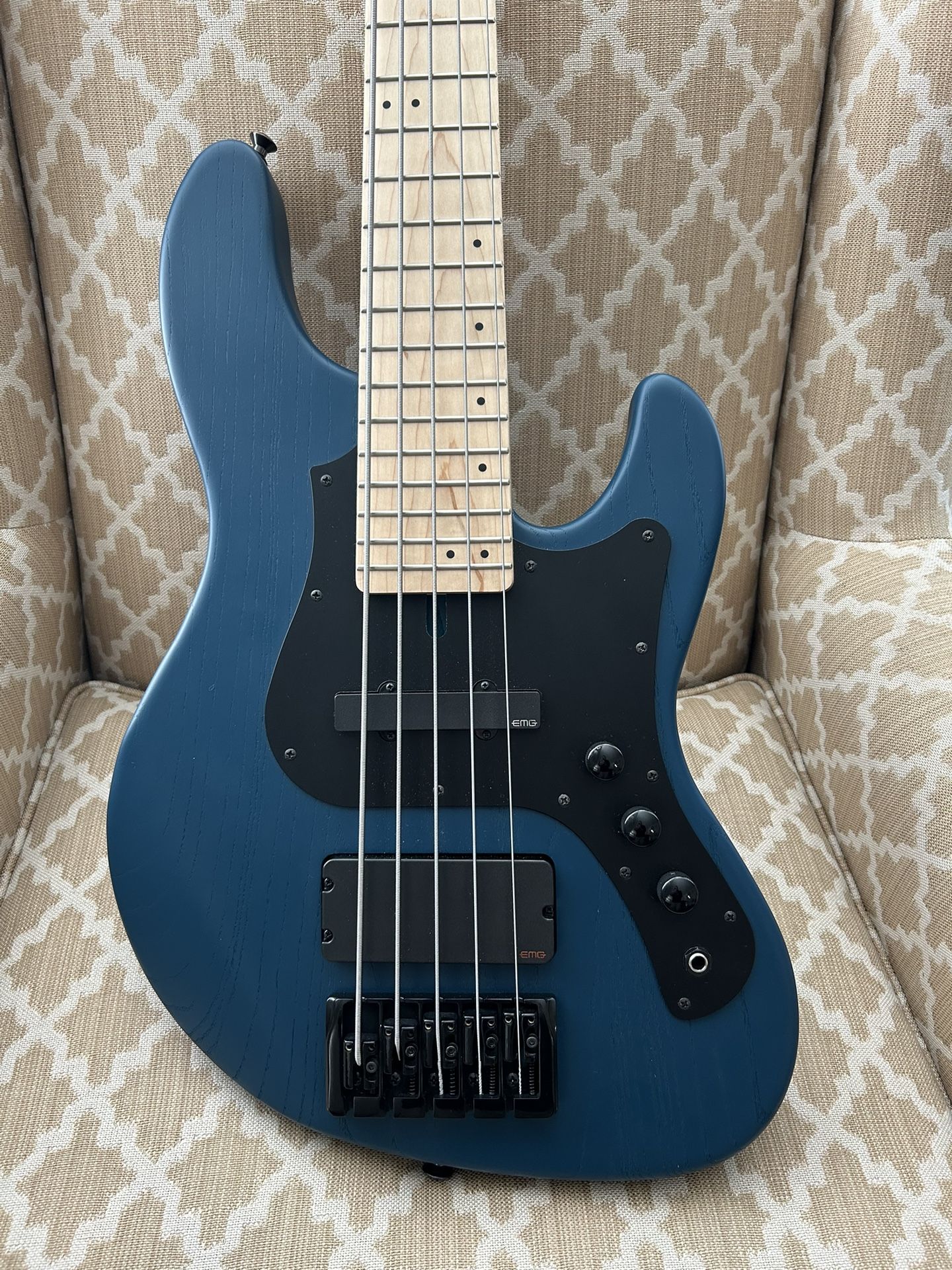FGN (Fujigen) Mighty Jazz Bass Guitar